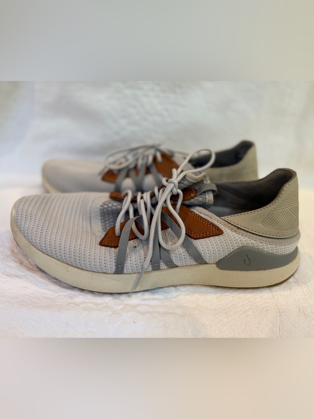 Olukai Mio Li Men’s Athletic Shoes M10.5 Eur 43.5 Gray Brown